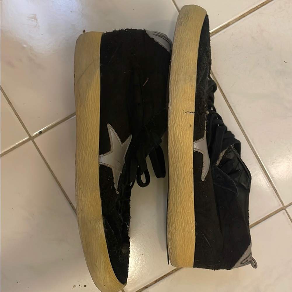 Golden Goose Black and White Sneakers - Picture 4 of 6